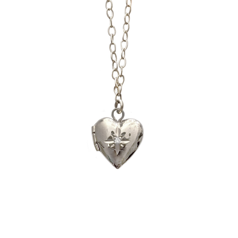 14k Tiny Heart Locket w. Diamond