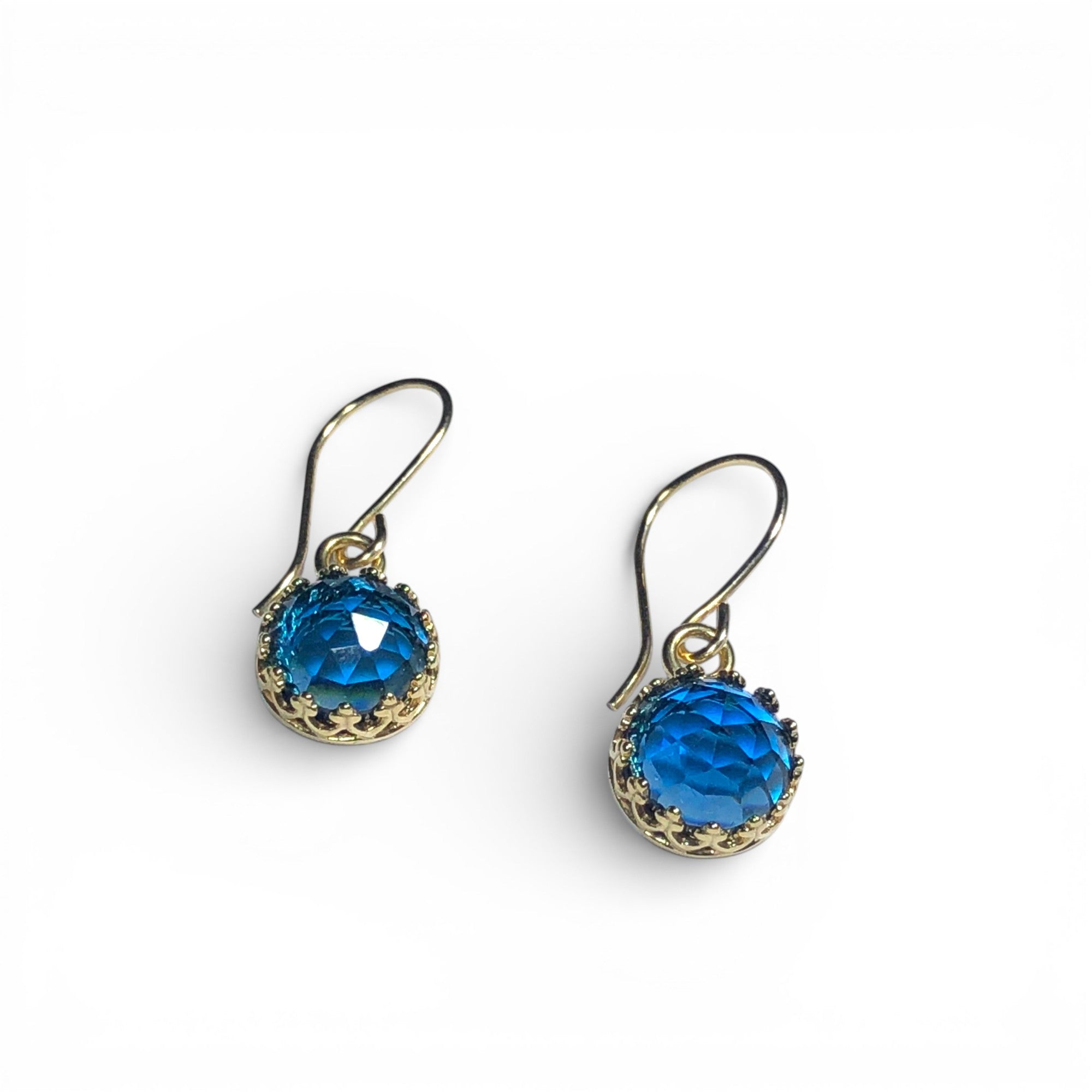 Crown Setting Drop Earrings