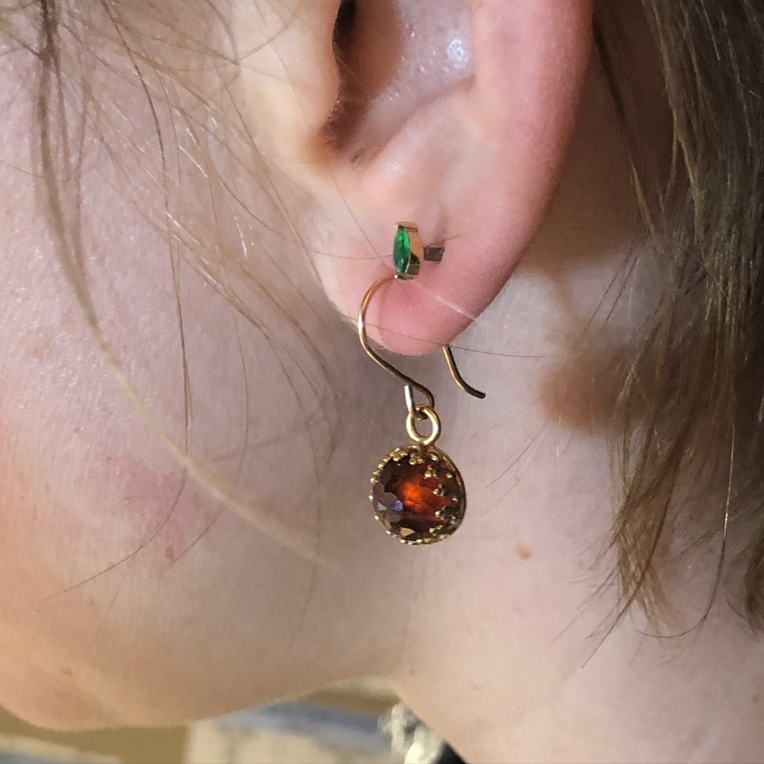 Crown Setting Drop Earrings