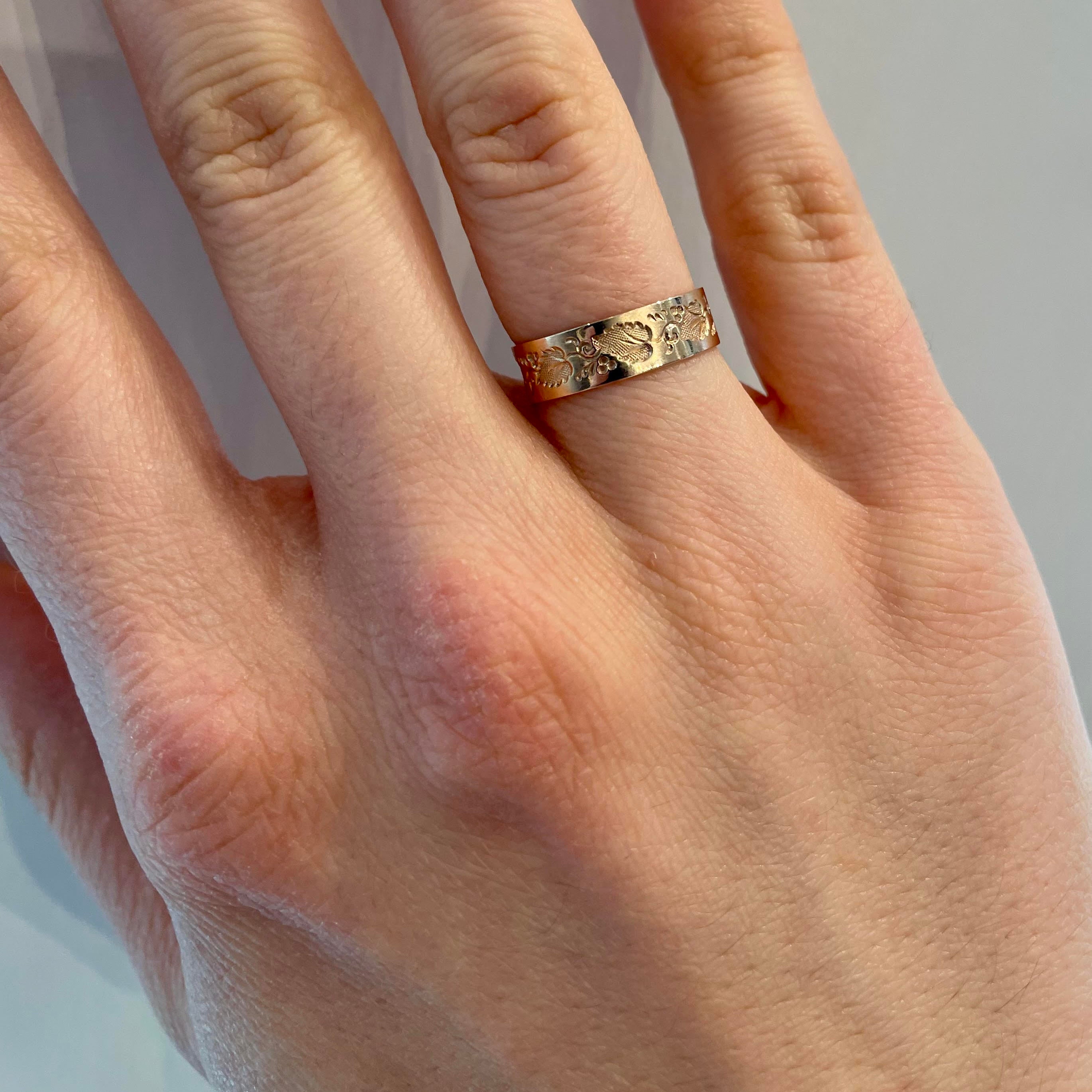 leaf jewelry, nature jewelry, leaf ring, nature ring, gold band, yellow gold, victorian gold, 10k gold, antique, antique band, cigar band, victorian cigar band, women-owned, northampton