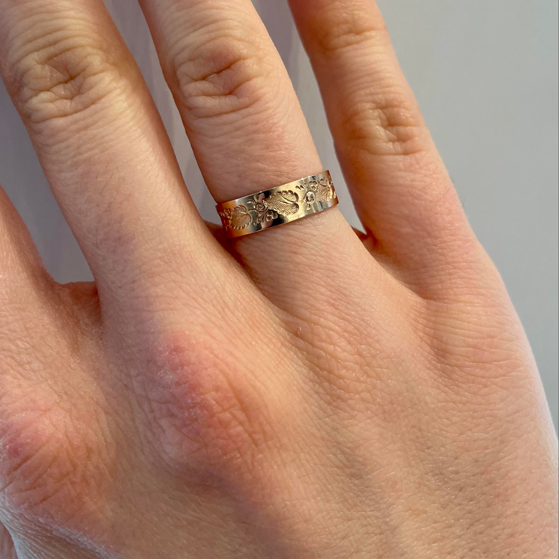 leaf jewelry, nature jewelry, leaf ring, nature ring, gold band, yellow gold, victorian gold, 10k gold, antique, antique band, cigar band, victorian cigar band, women-owned, northampton