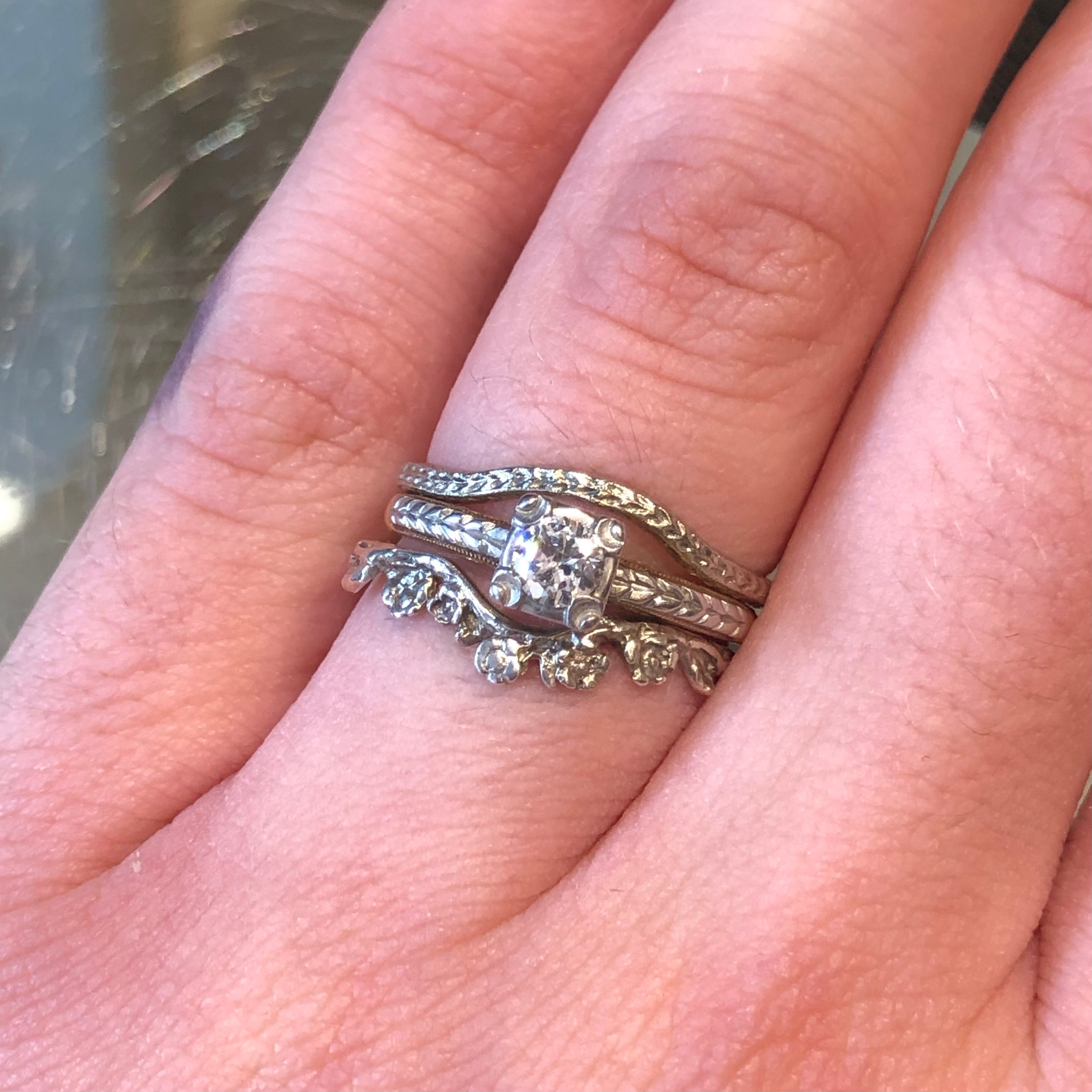 The Garland Contour Ring