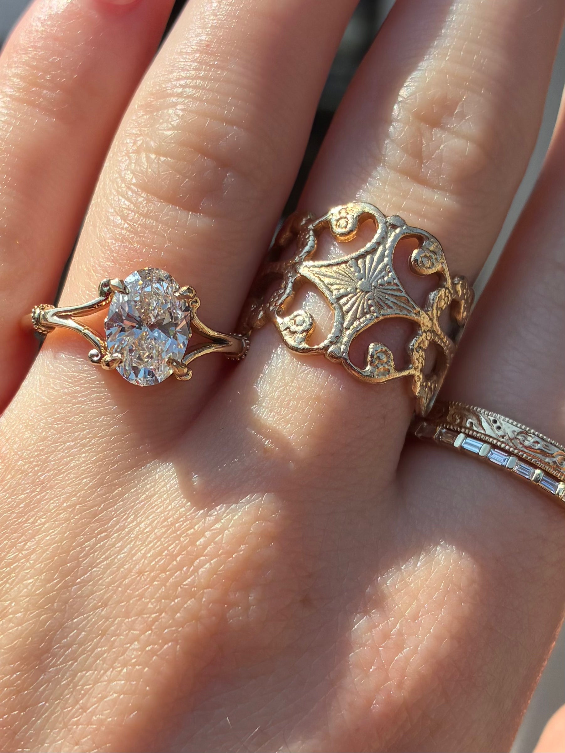 10k Oval Split Shank Solitaire