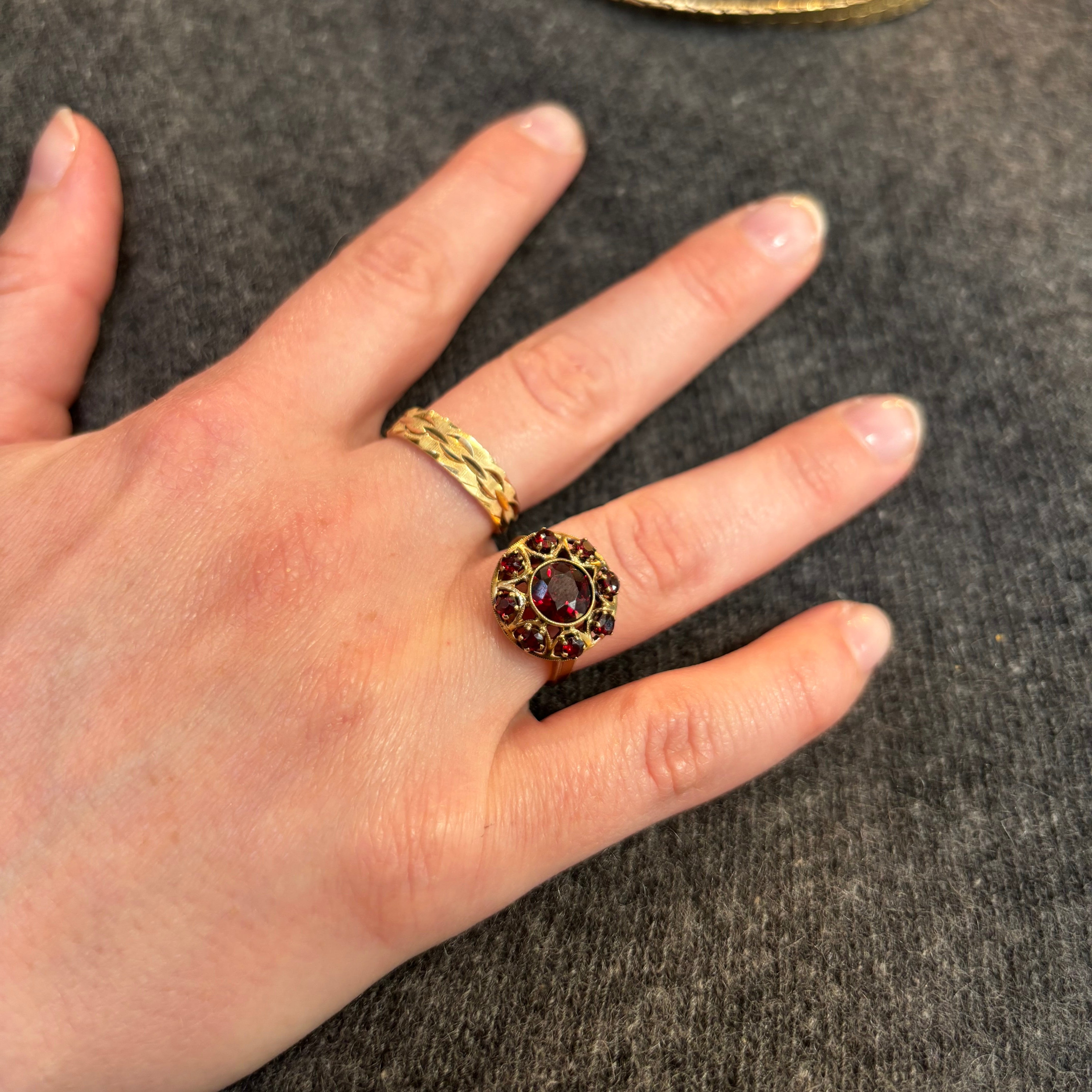 Vintage 14k Garnet Cluster Ring