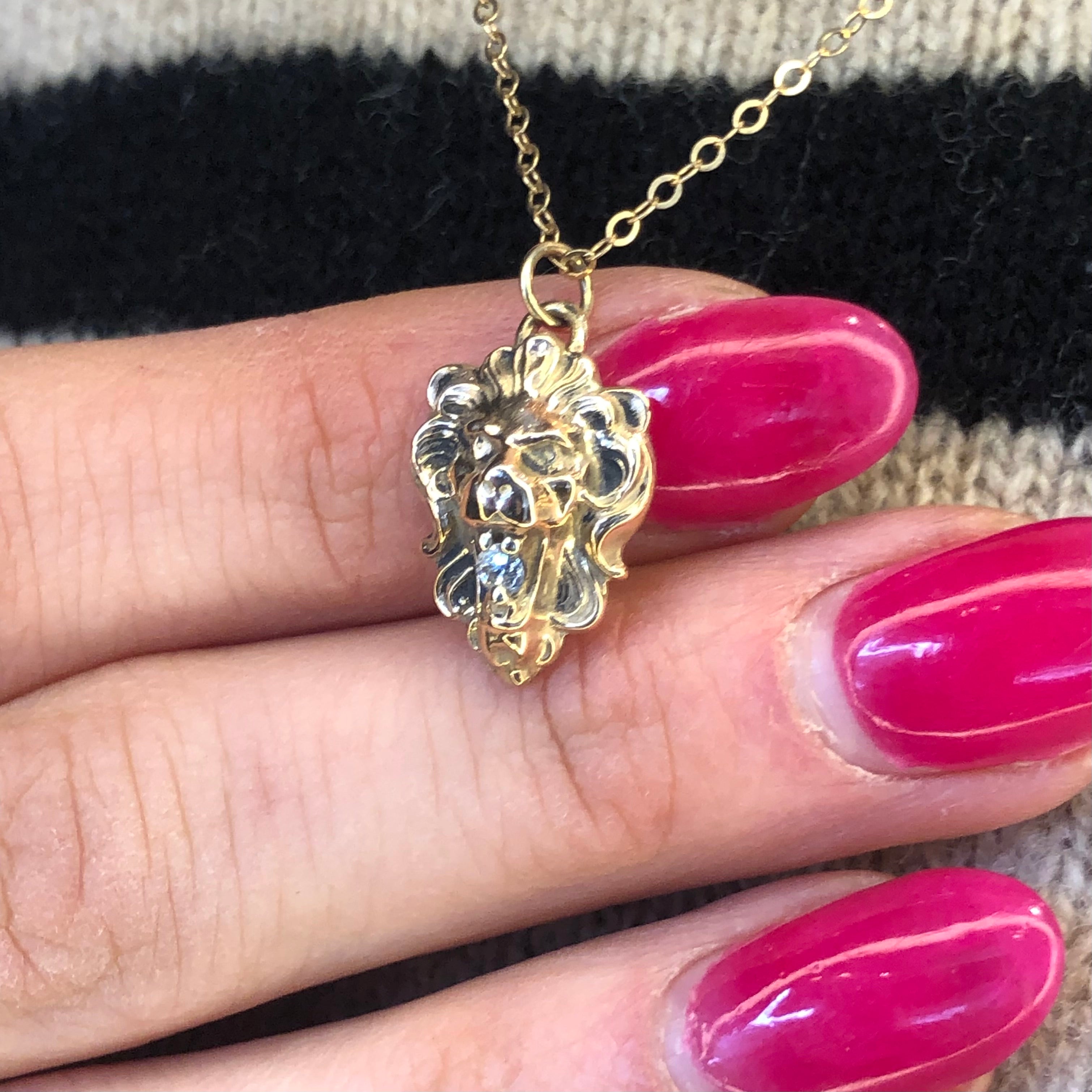 Vintage 14k Lion Pendant w. Diamond