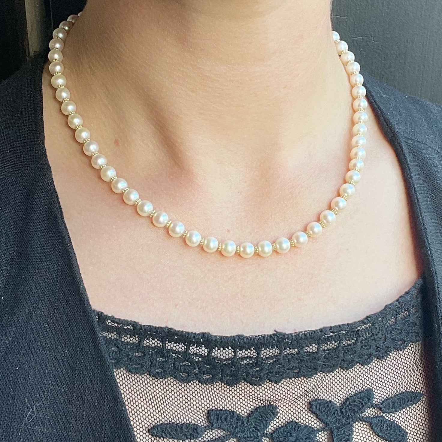 Medium Pearl Necklace