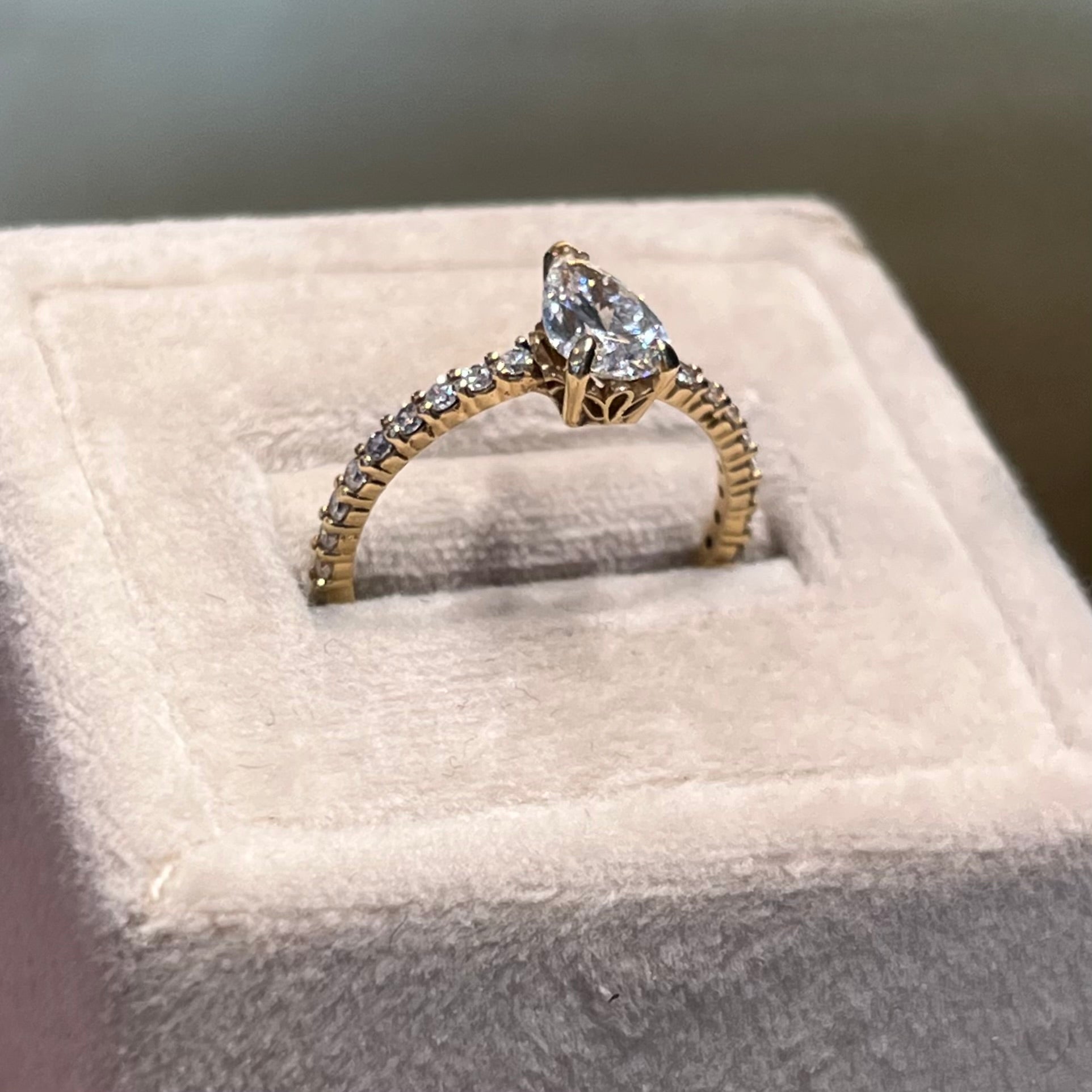 Pear Pave Solitaire