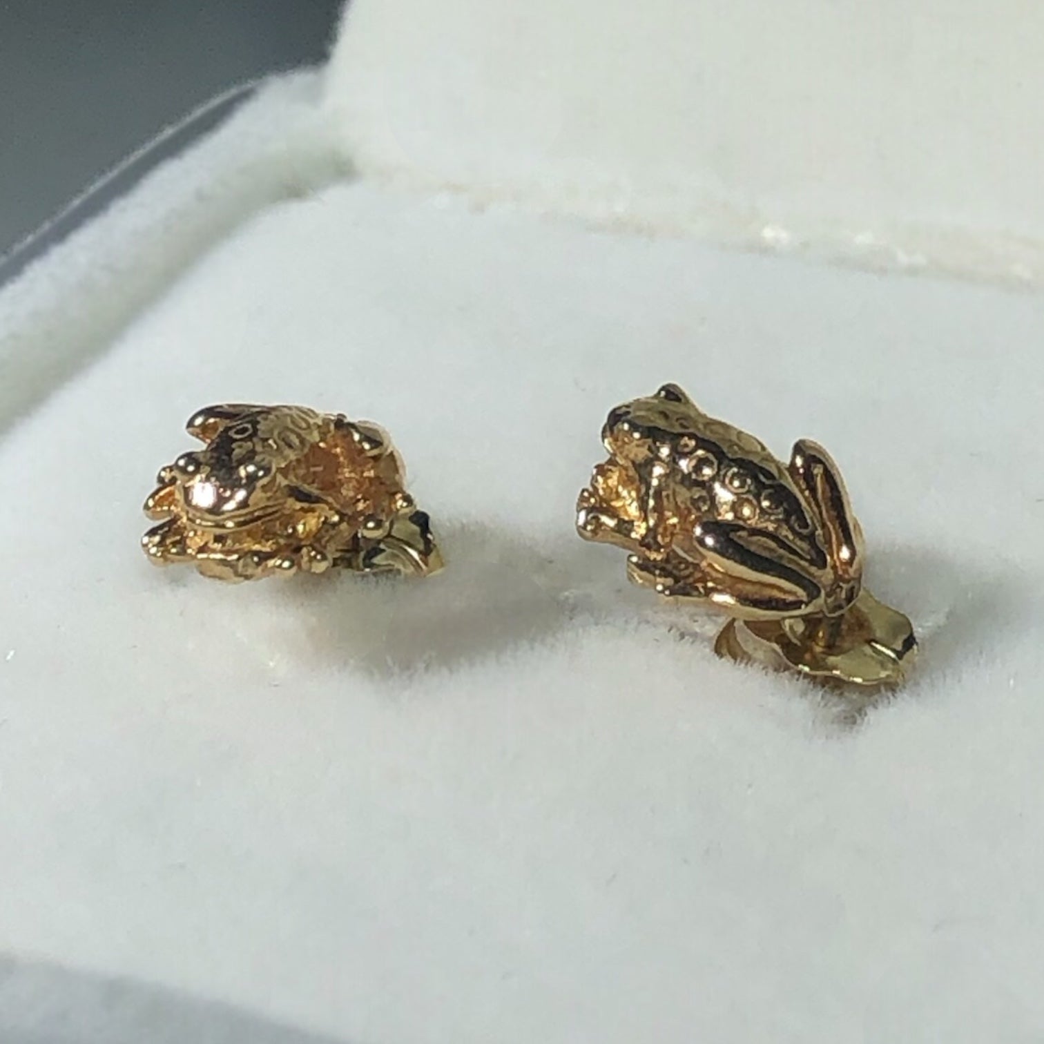 Vintage 14k Frog Studs