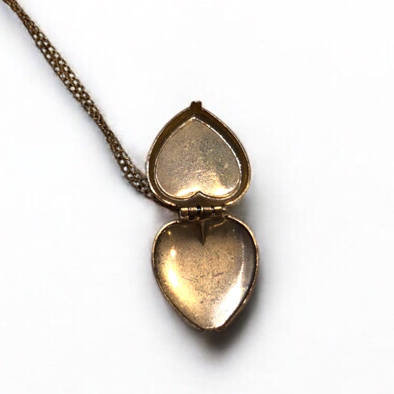 jewelry, necklace, antique jewelry, antique necklace, locket, antique locket, heart locket, heart shaped locket, antique heart locket, engraved locket, engraved jewelry, gold jewelry, gold necklace, gold locket, rebekah brooks, rebekah brooks jewelry, cambridge, northampton