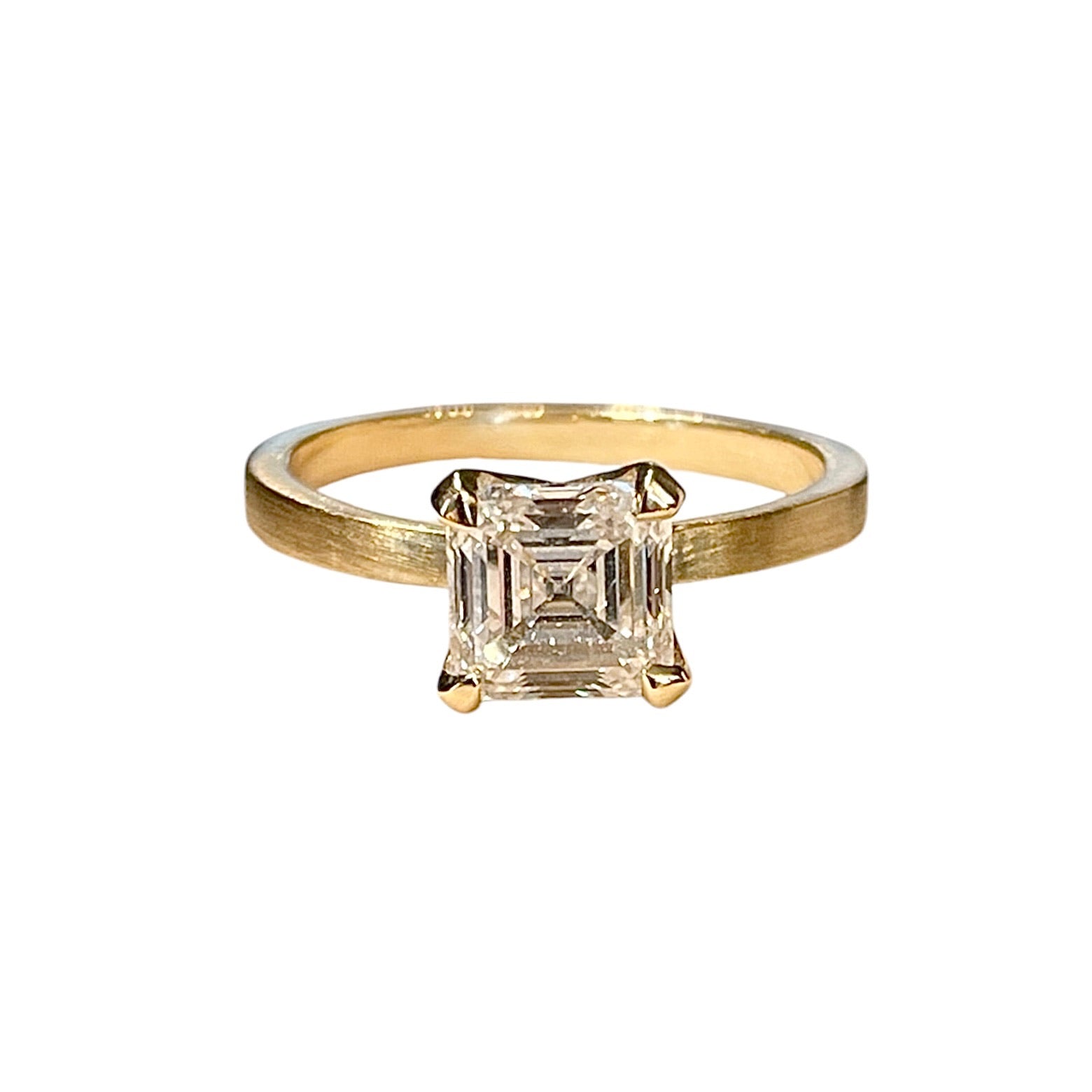 Diamond Engagement Ring w. Asscher Cut Diamond