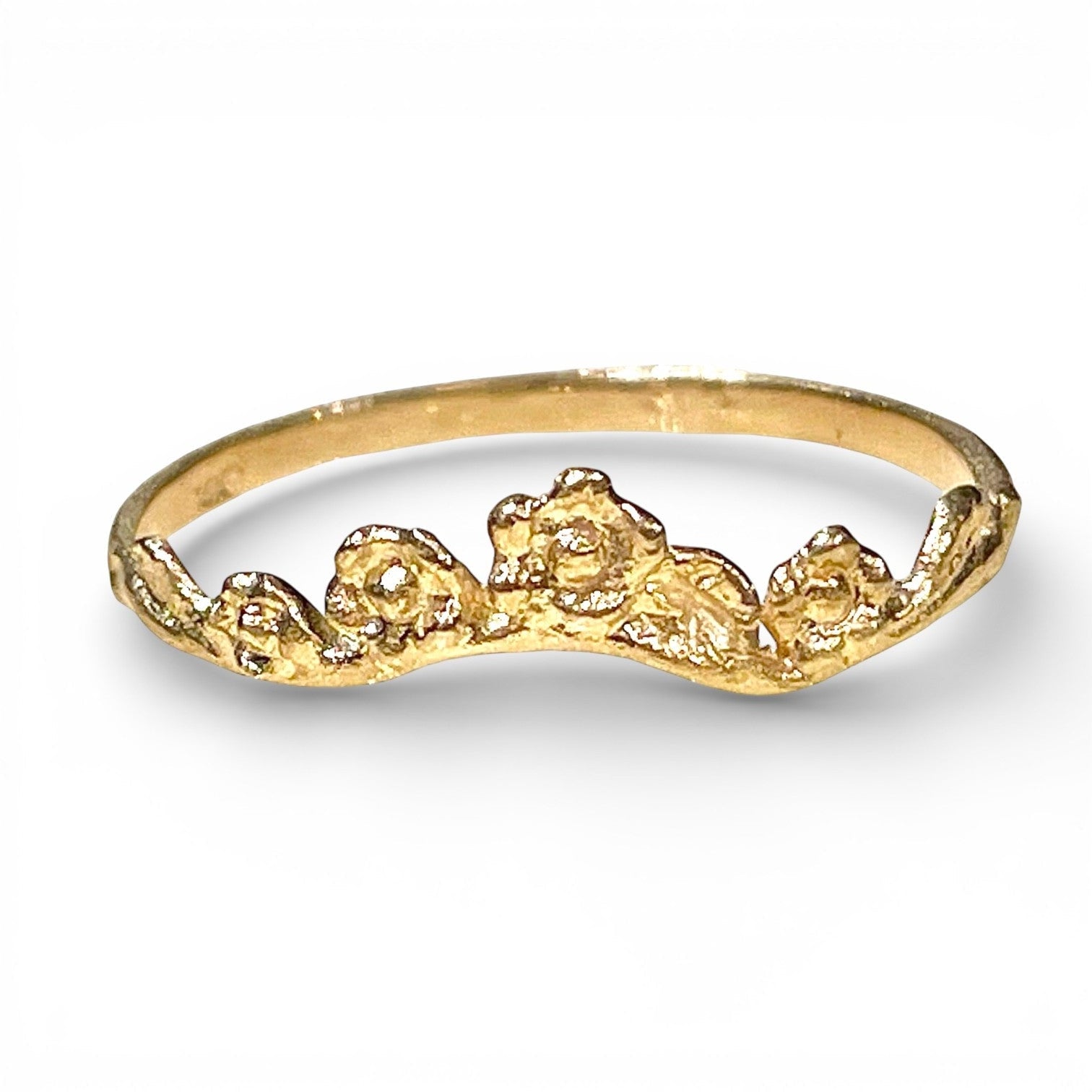 The Garland Contour Ring
