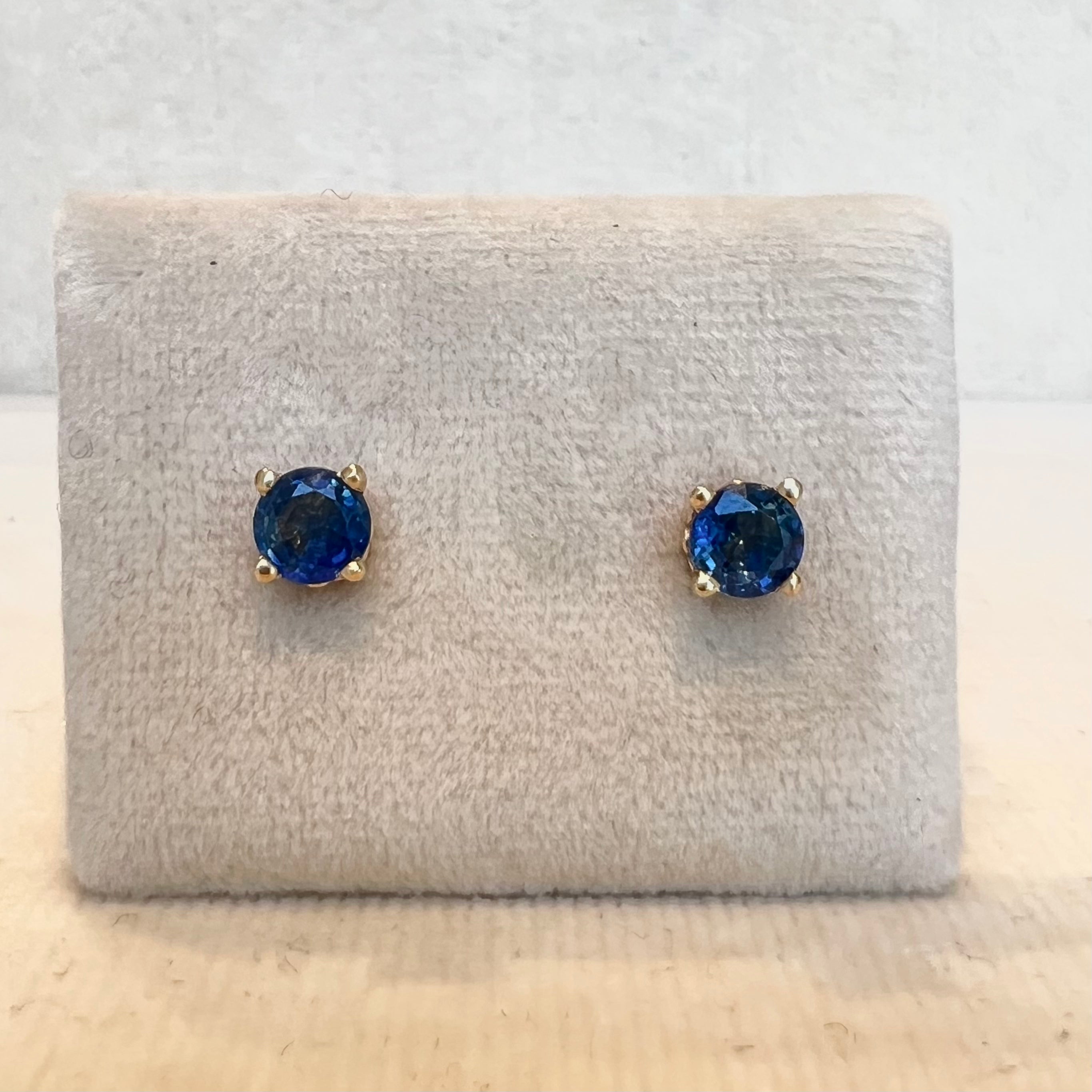 sapphire gemstone earrings, gemstone earrings, natural sapphire gemstones, antique and vintage, sapphire stud earrings, four prong stud earrings, colorful stud earrings, ceylon sapphire, saturated sapphire earrings, bright sapphire jewelry, handmade gemstone jewelry