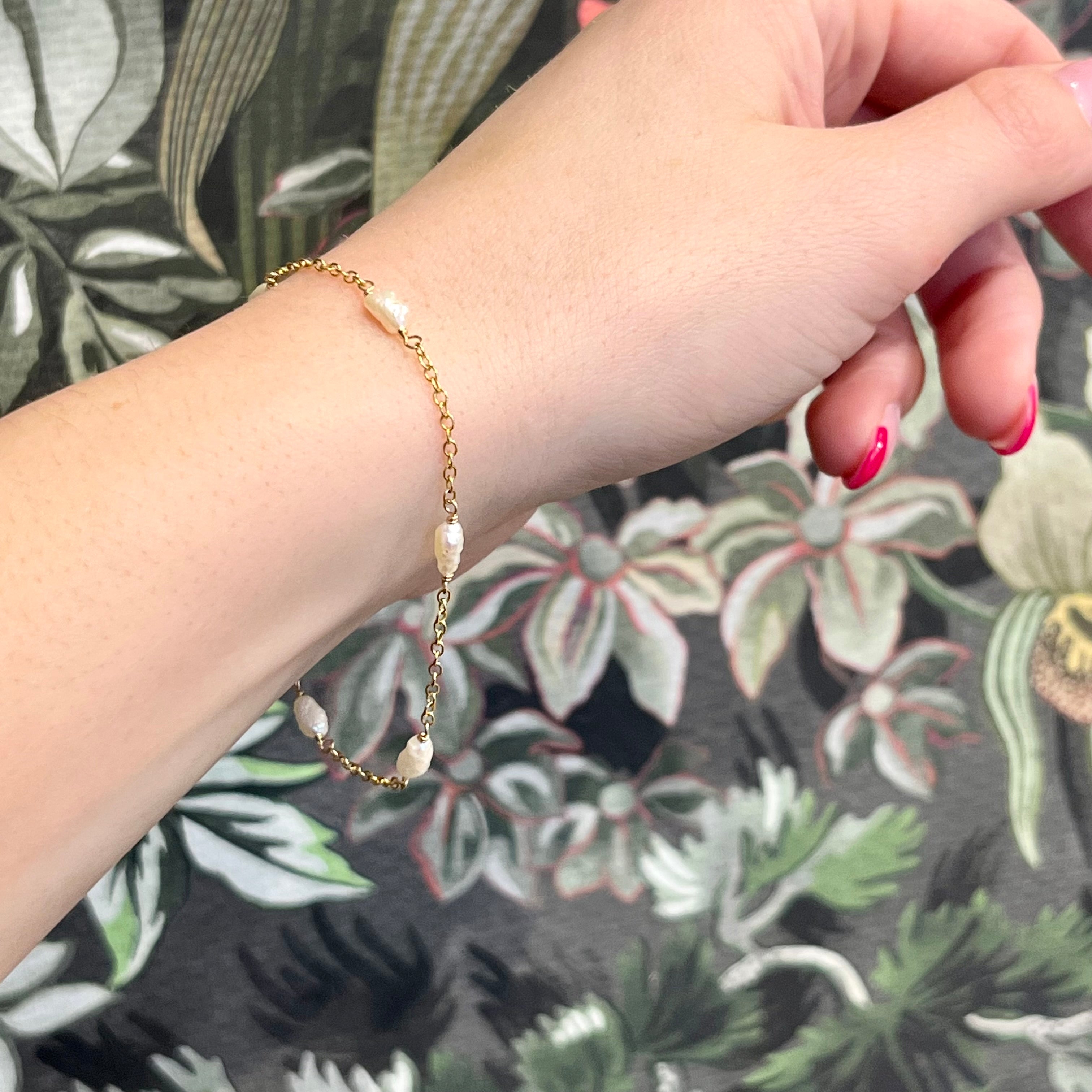 Jewelry, custom jewelry, jewelry stores near me, pearl bracelet, pearl, gold, silver, rice pearl, women's bracelet, pearl on chain bracelet, pearl and chain bracelet, northampton, cambridge