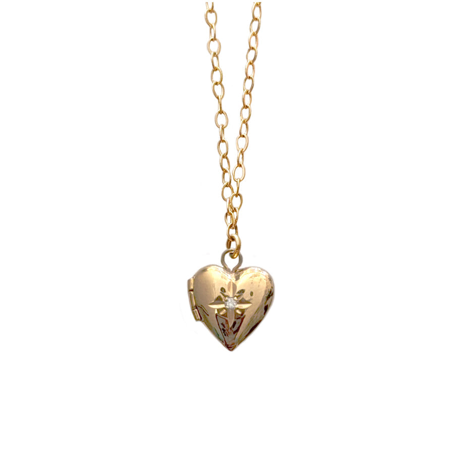 14k Tiny Heart Locket w. Diamond