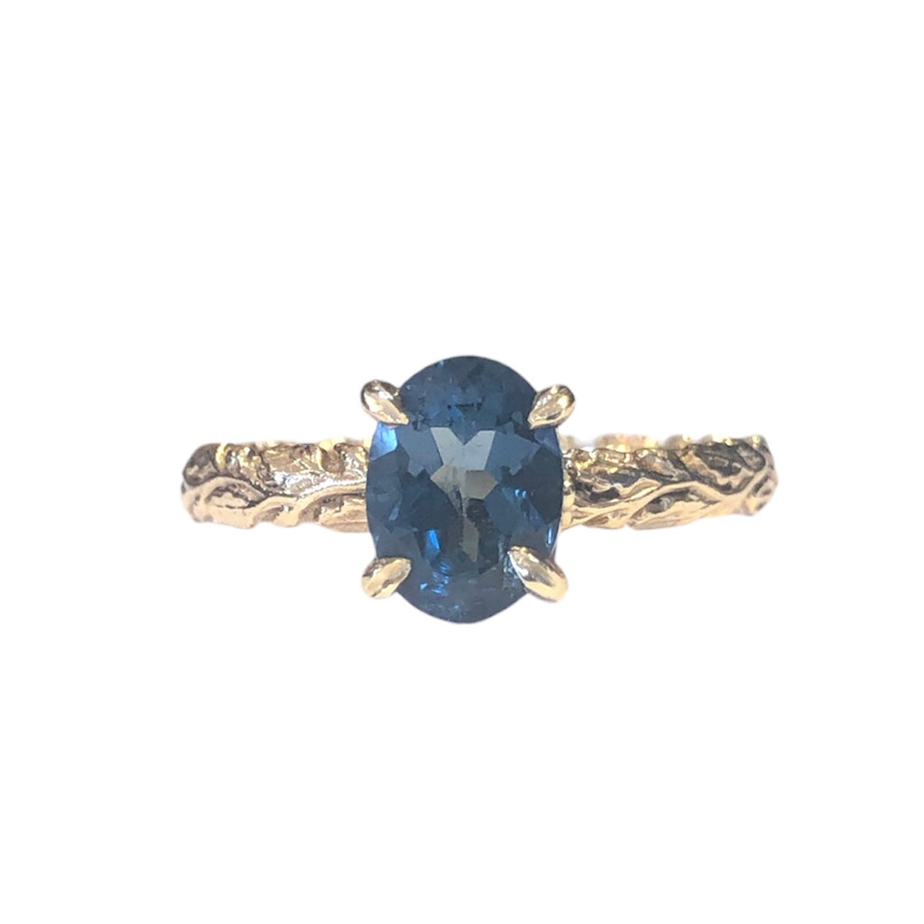 The Victorian Vine Ring w. London Blue Topaz