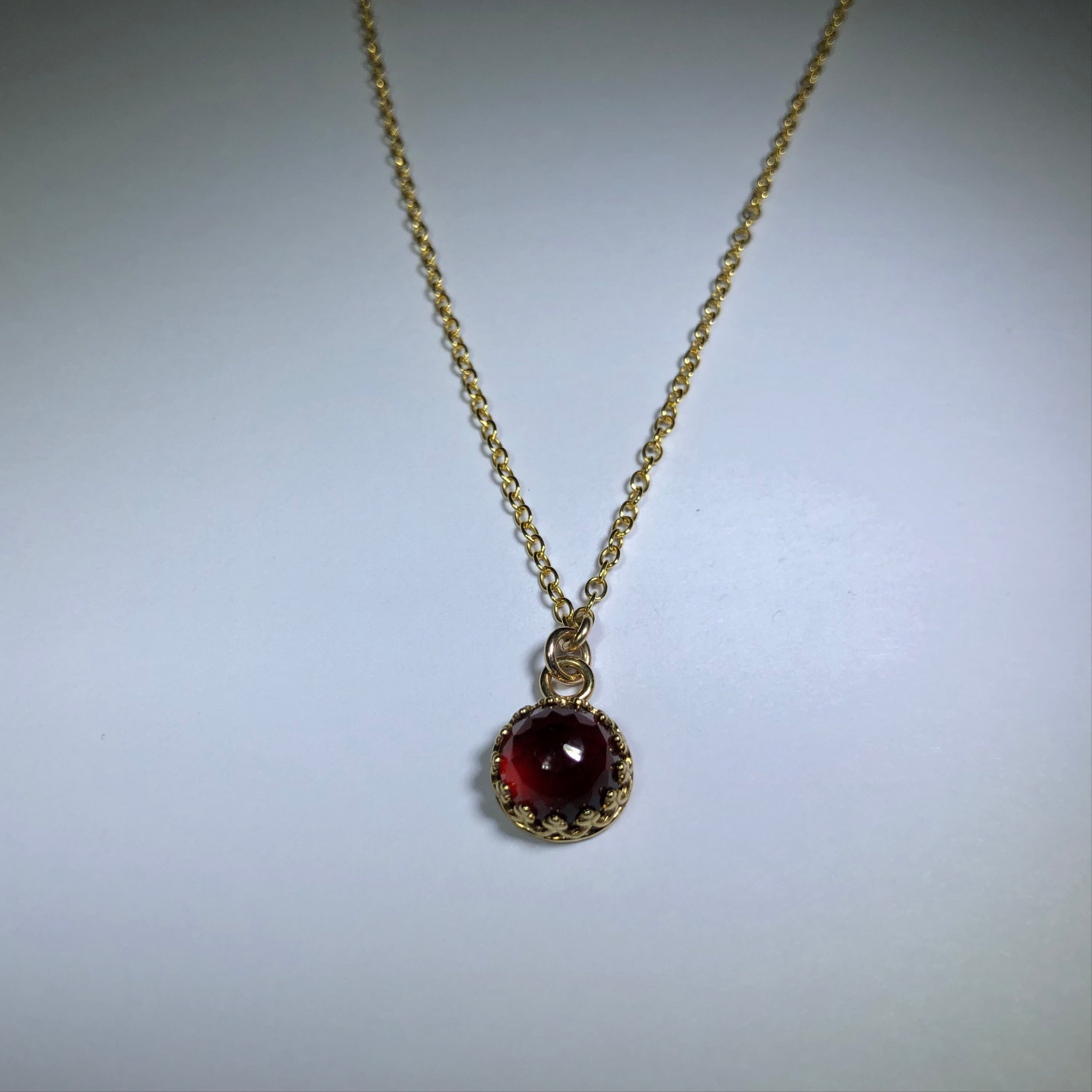 Crown Setting Necklace