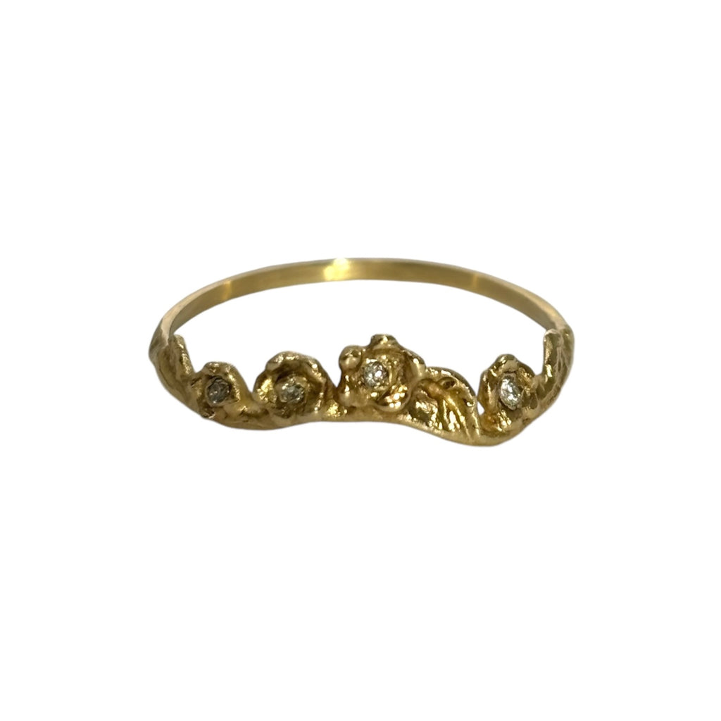 The Garland Contour Ring w. Diamonds