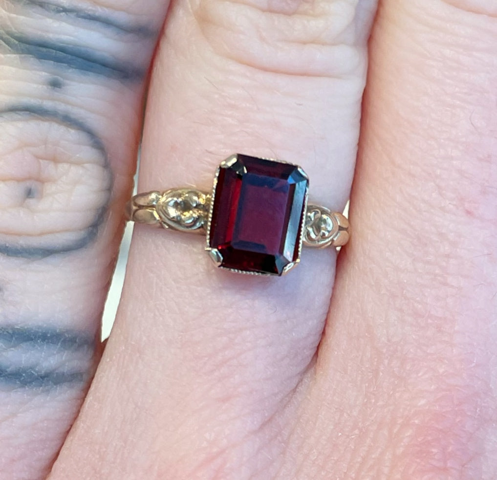 Ring, Antique Ring, Garnet ring, antique garnet ring, east west ring, east west setting, oval ring, oval garnet, oval solitaire, engraved, engraved ring, victorian ring, antique jewelry, cocktail ring, statement ring, engagement ring, fashion ring, bezel setting, bezel ring, gemstone ring