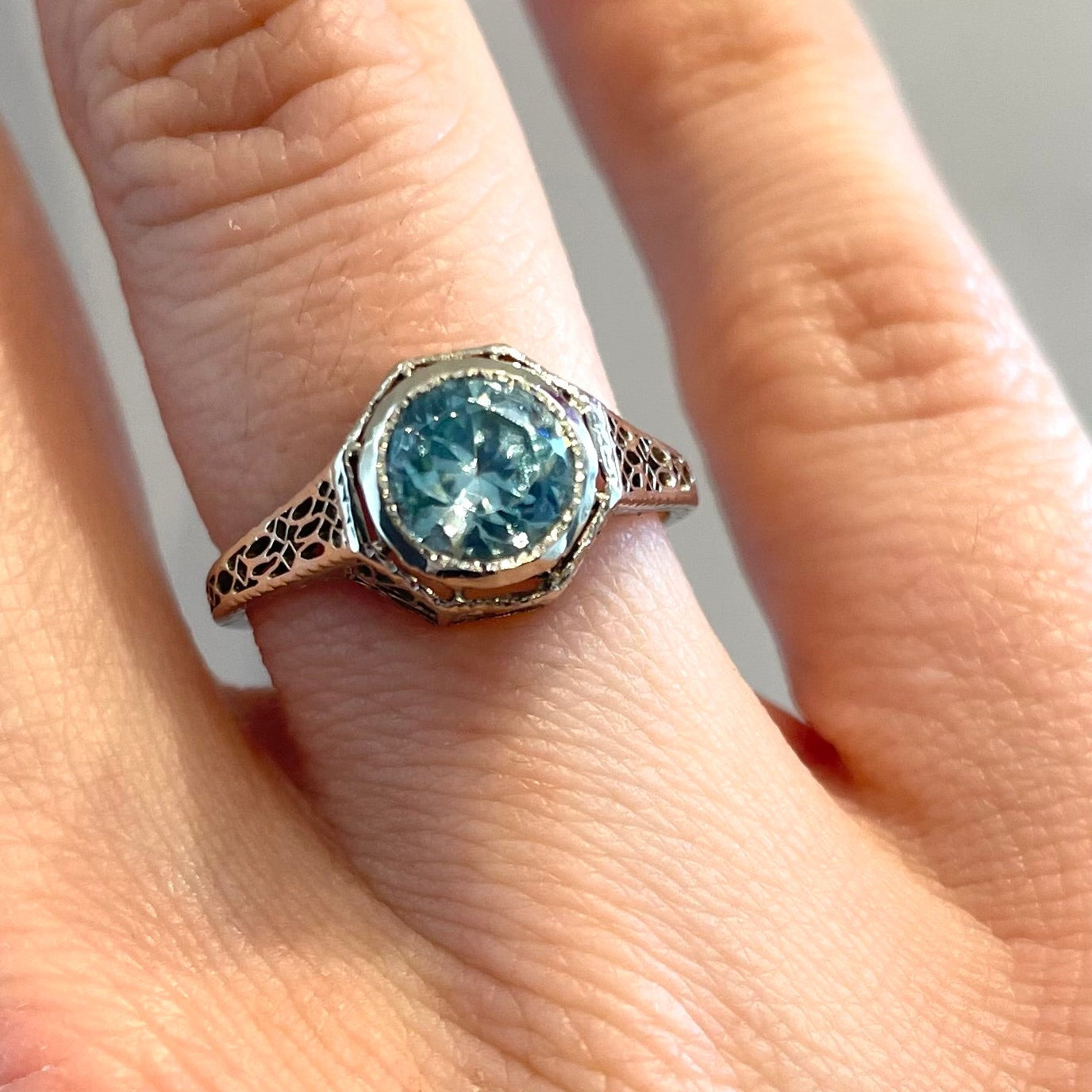 Antique Round Aquamarine Art Deco Ring