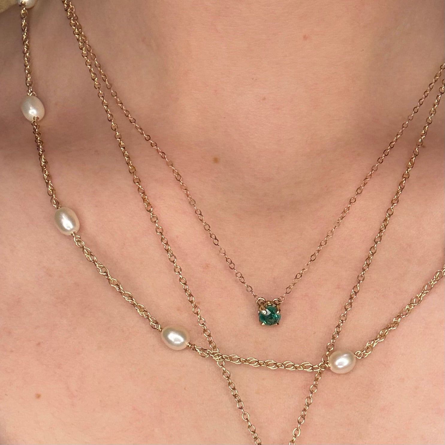 14k Yellow Gold 4mm round Emerald Solitaire Necklace