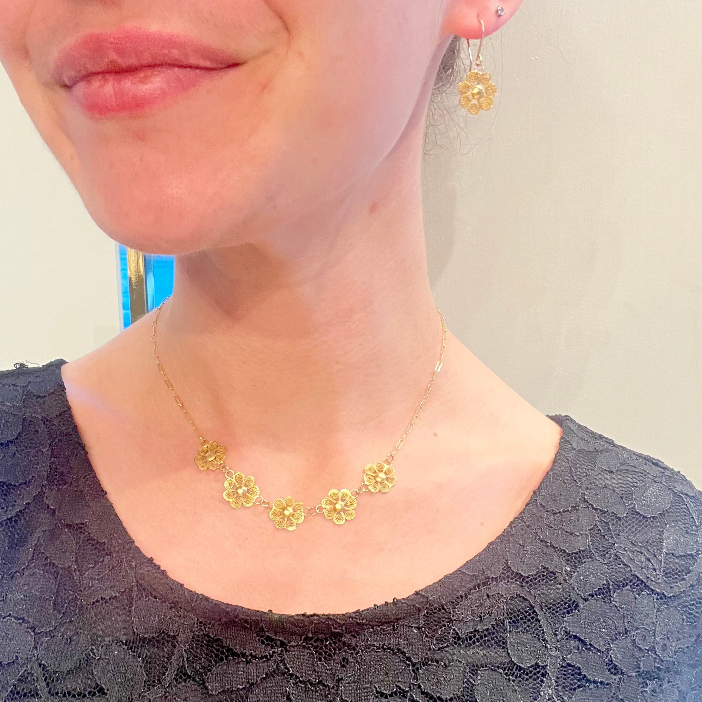 Vintage Cannetille Flower Necklace