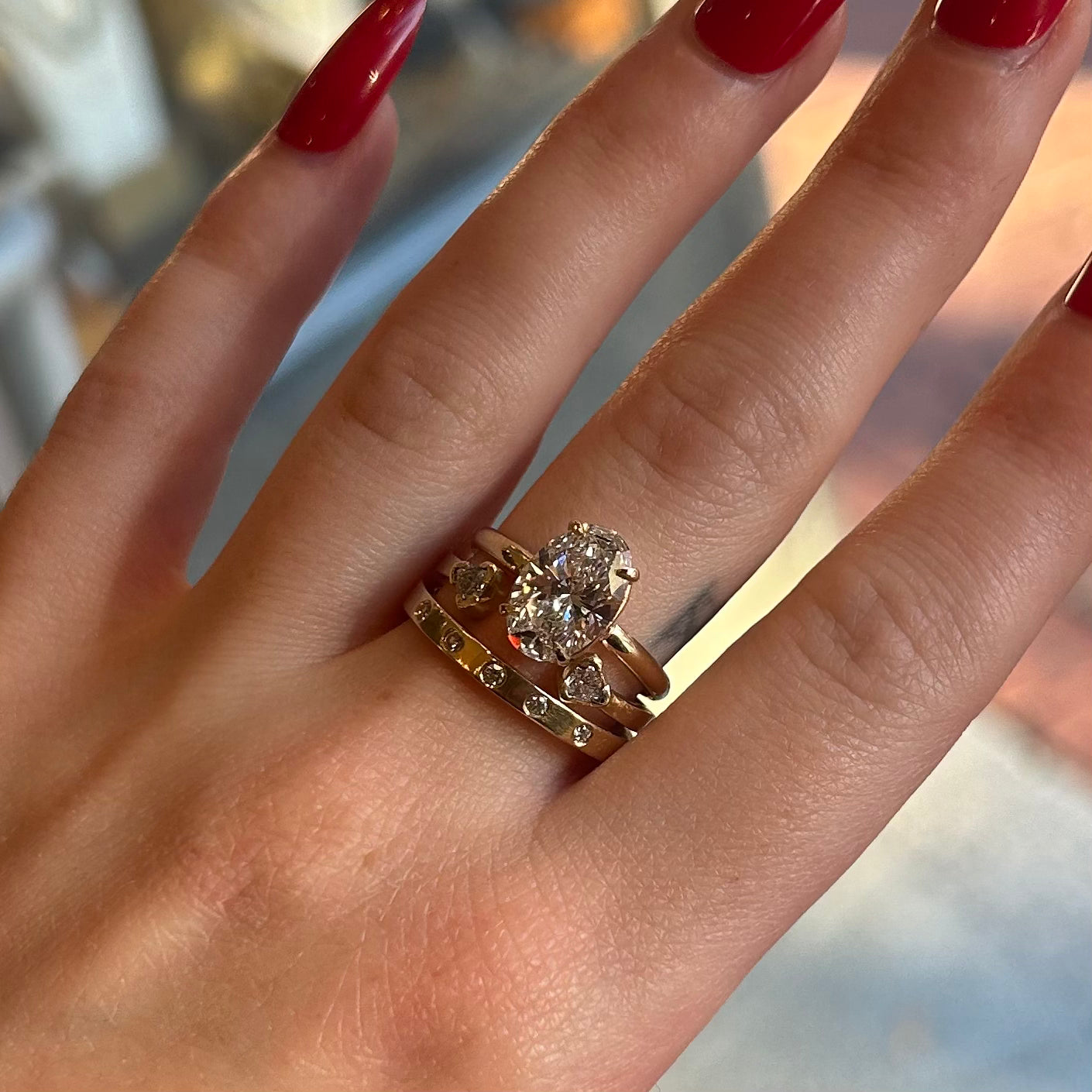 Elongated Lab Oval Solitaire