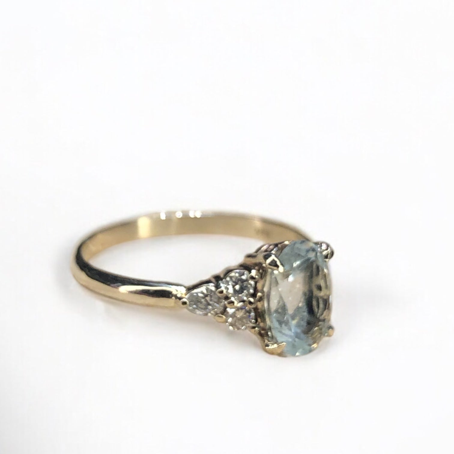 14k White Gold Lab Flora with Oval Aquamarine
