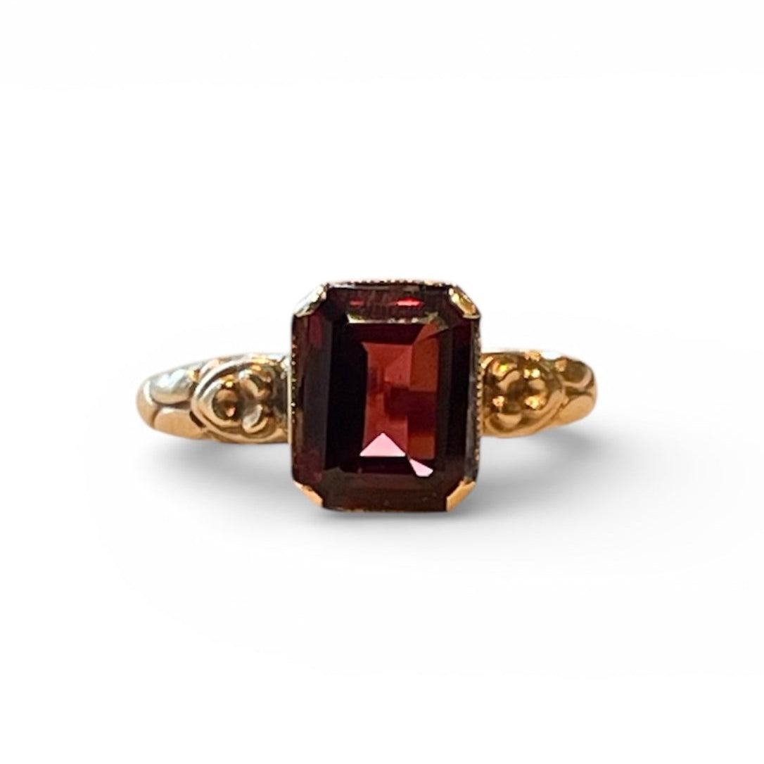 Antique 14k Gold Garnet Ring