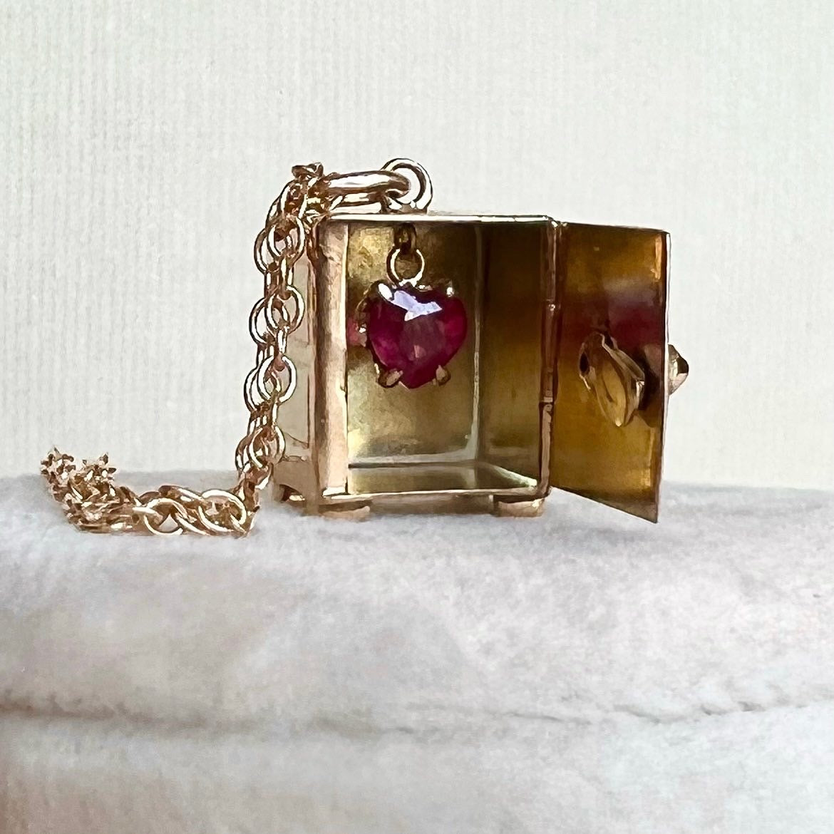 14k Safe Necklace w. Ruby