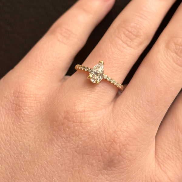 Pear Pave Solitaire