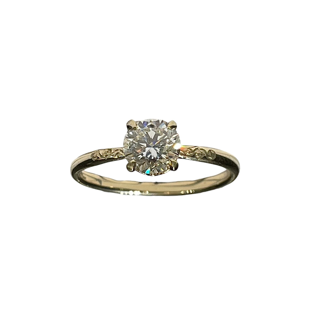 Classic Diamond Solitaire w. Engraved shoulders