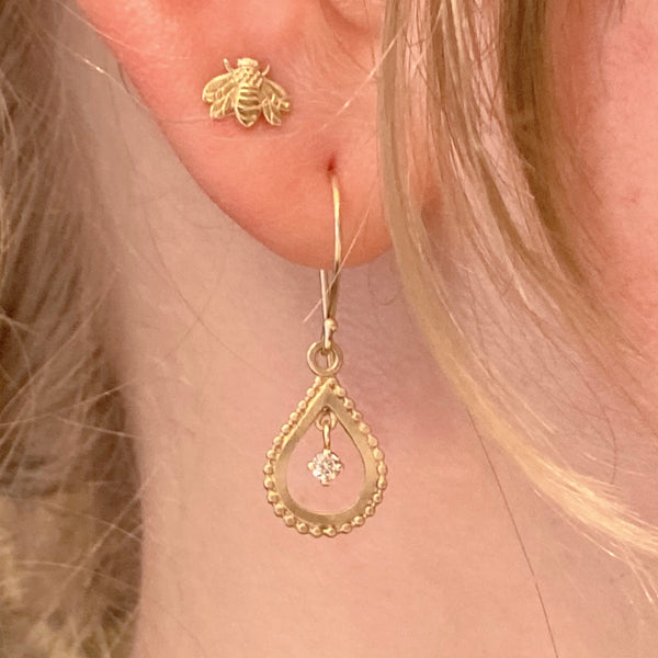 Small Teardrop Earrings w. Diamonds