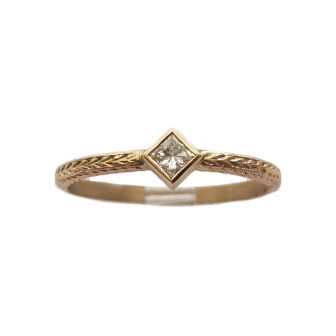 The Wheat Solitaire Engagement Ring w. Princess-cut Diamond
