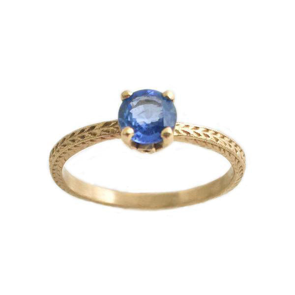 The Wheat Solitaire Engagement Ring w. Sapphire